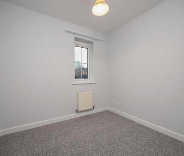 3 bedroom end of terrace house to rent - Photo 5