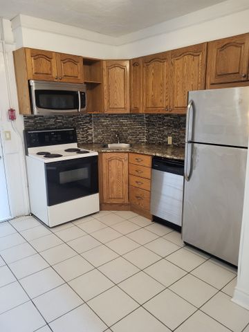 For Lease - 9 Proctor Boulevard Unit# 2, Hamilton, Ontario - Photo 4