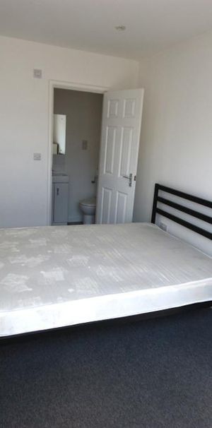 House share to rent - Photo 1