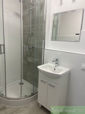 Umeblowana kawalerka z balkonem na wynajem - Zdjęcie 3