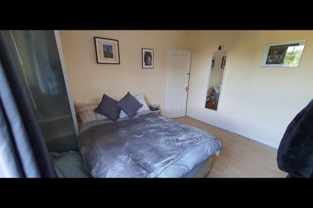 Room in a Shared Flat, London, SE8 - Photo 2