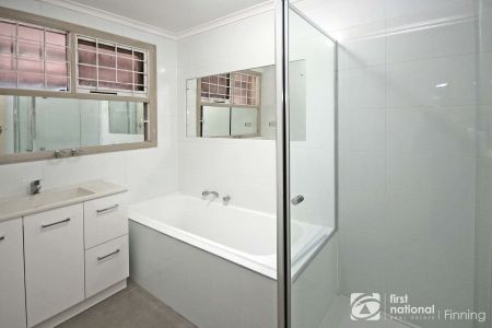 Prime location on a spacious block - Photo 5