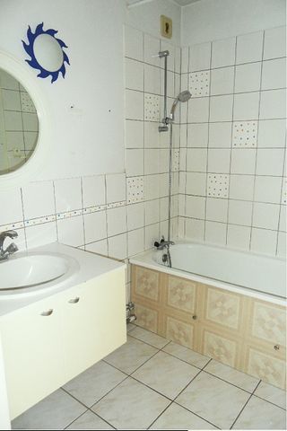 Location Appartement 3 pièces 65m² ST ETIENNE 42000 - Photo 4