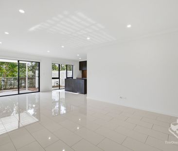 Opposite Park - 3 Bedrooms + Study - Photo 2