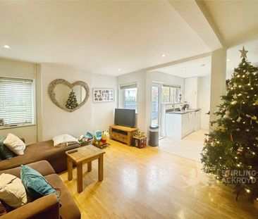 Claremont Road, West Byfleet, Surrey, KT14 6DY - Photo 2