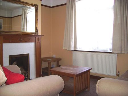 2 bedroom semi-detached house to rent - Photo 4