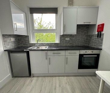 Studio to rent - Photo 3