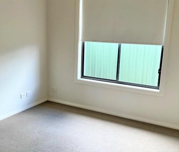 Modern duplex in South Dubbo - Photo 4