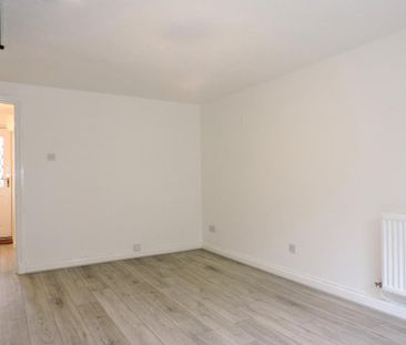 2 bedroom semi-detached house to rent - Photo 2