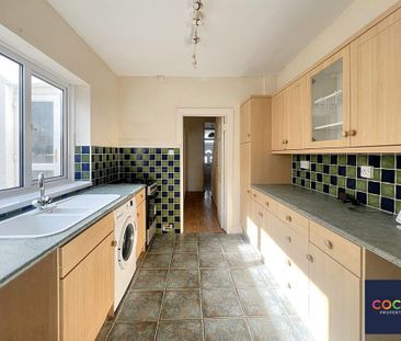 2 bedroom end of terrace house to rent - Photo 2
