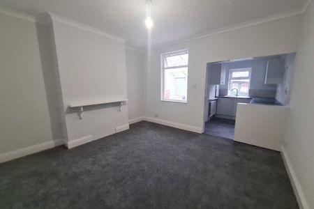 Beechfield Road, DONCASTER - Photo 2