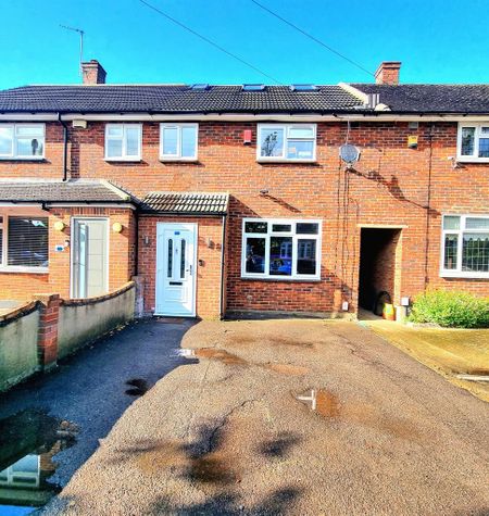 1 bedroom in a house share to rent - Photo 2