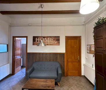 Outside room with balcony facing George Orwell Square in Barcelona'... - Photo 6