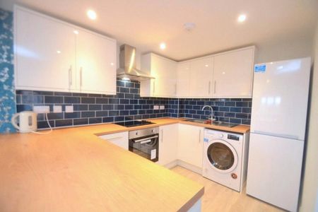 2 bedroom flat to rent - Photo 3