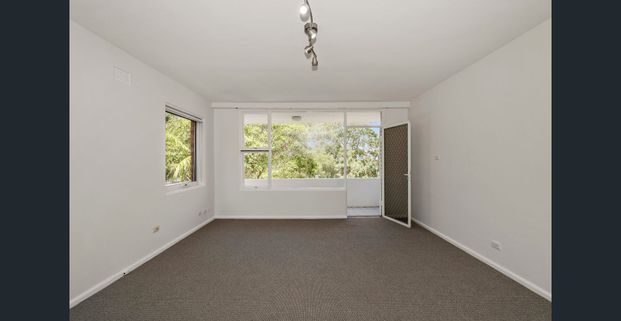 Two bedroom apartment in prime location - Photo 1