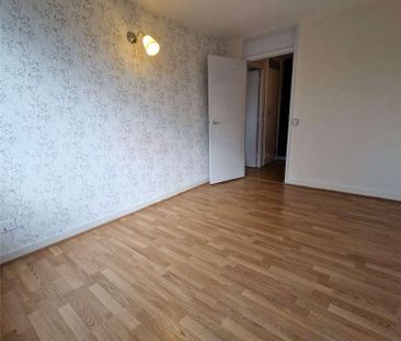 Mountbatten Square, Windsor, SL4 - Photo 6