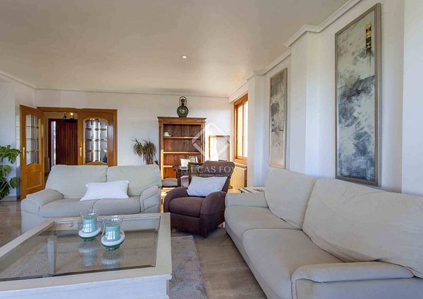 Fantastic house with garden and pool for rent in La Eliana, Valencia