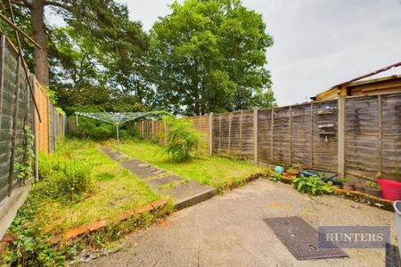 4 bedroom House To Let - Photo 5