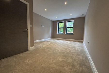 3 Bedroom Apartment To Let - Photo 3