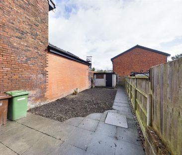 Higher Green Lane, Tyldesley, M29 - Photo 5