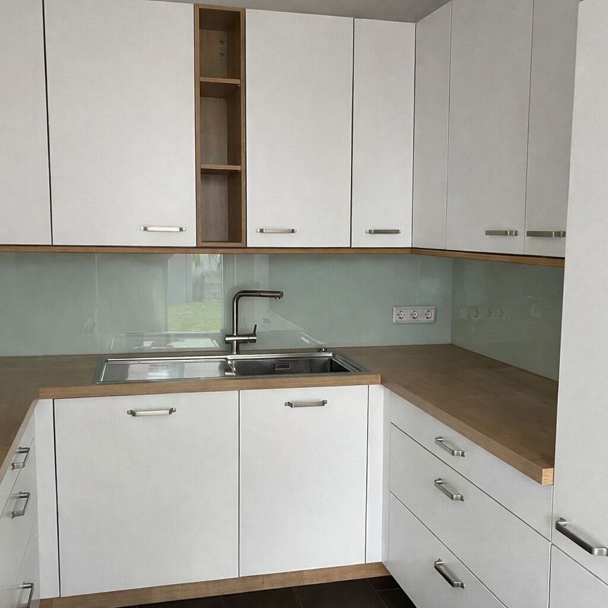 Moderne Neubauwohnung mit Loggia, Terrasse und Garten – inkl. TG-Stellplatz - Photo 1