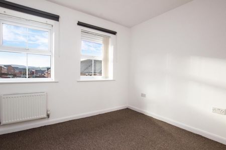 Royal Close, Blackburn - Photo 2