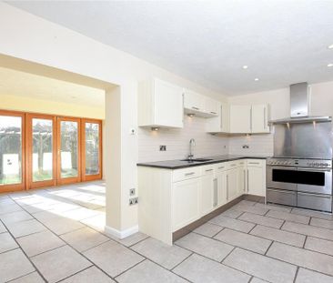 4 bedroom detached house to rent - Photo 4