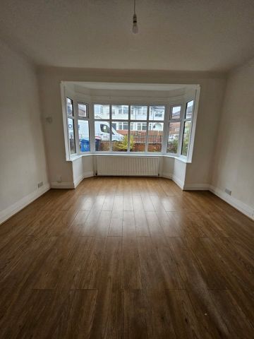 2 Bed Flat, Moorside Road, M7 - Photo 4