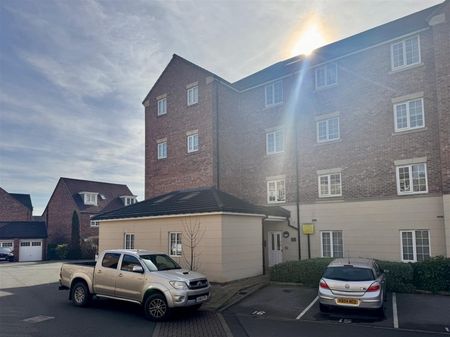 College Court, Dringhouses, York - Photo 5