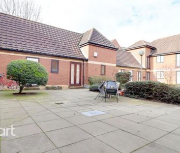 1 bedroom retirement property to rent - Photo 6