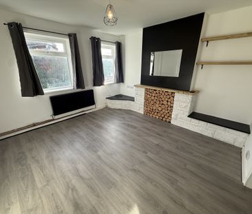 North Carr Croft, Huddersfield - Photo 1