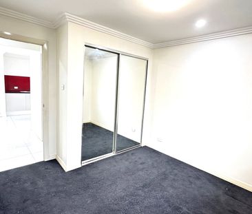 Modern 2 Bedroom Granny Flat with Water Usage Included &excl; - Photo 4