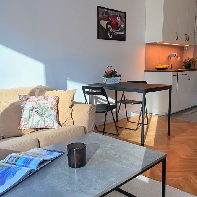 Emilli Plater - 2 pokoje do wynajęcia - Photo 1