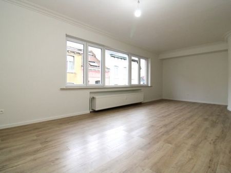 Vanderkindere - Appartement 2ch de +/- 80m² entièrement rénové - Uccle - Photo 3