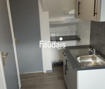 Location Appartement 1 pièce 16m² COUTANCES 50200 - Photo 2