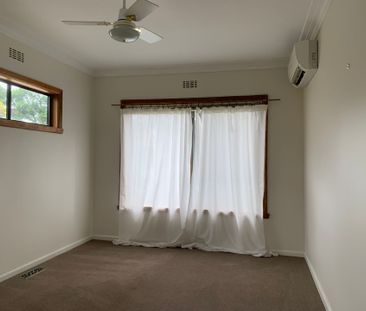 Price Drop--- Full Renovation 4 Bedrooms House - Photo 5