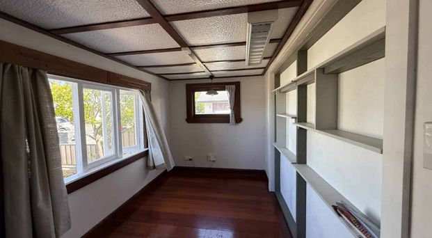 Character Charmer - Photo 1