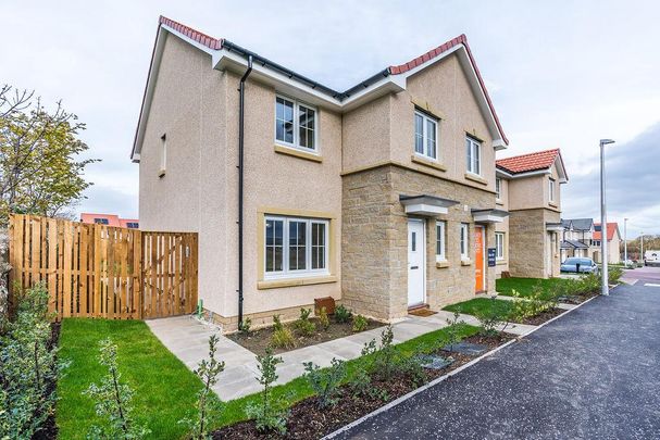 3 bedroom end of terrace house to rent - Photo 1