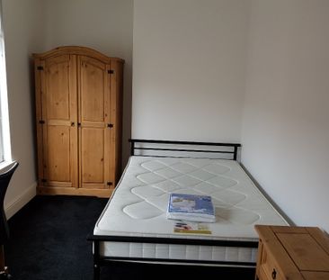 4 BED STUDENT HOME – BILLS INCLUDED - Photo 6