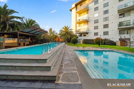 "THE AVENUE" - Photo 4