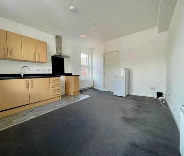 2 bedroom maisonette to rent - Photo 2