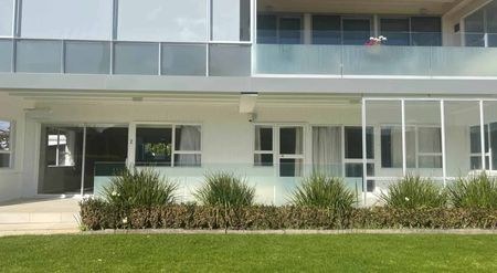 Ground level, sunny and secure - Mission Bay - Photo 4