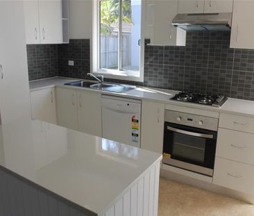 18 Lido Avenue, Narrabeen NSW 2101 - House For Rent | Domain - Photo 2