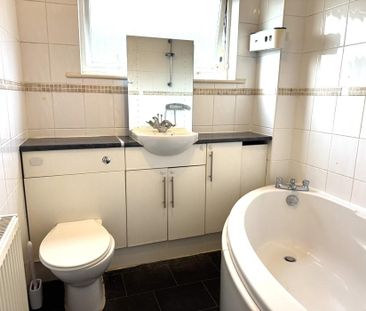 3 bedroom detached house to rent - Photo 2