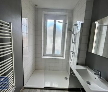 Location Appartement 5 pièces 129m² ST MACAIRE EN MAUGES 49450 - Photo 2