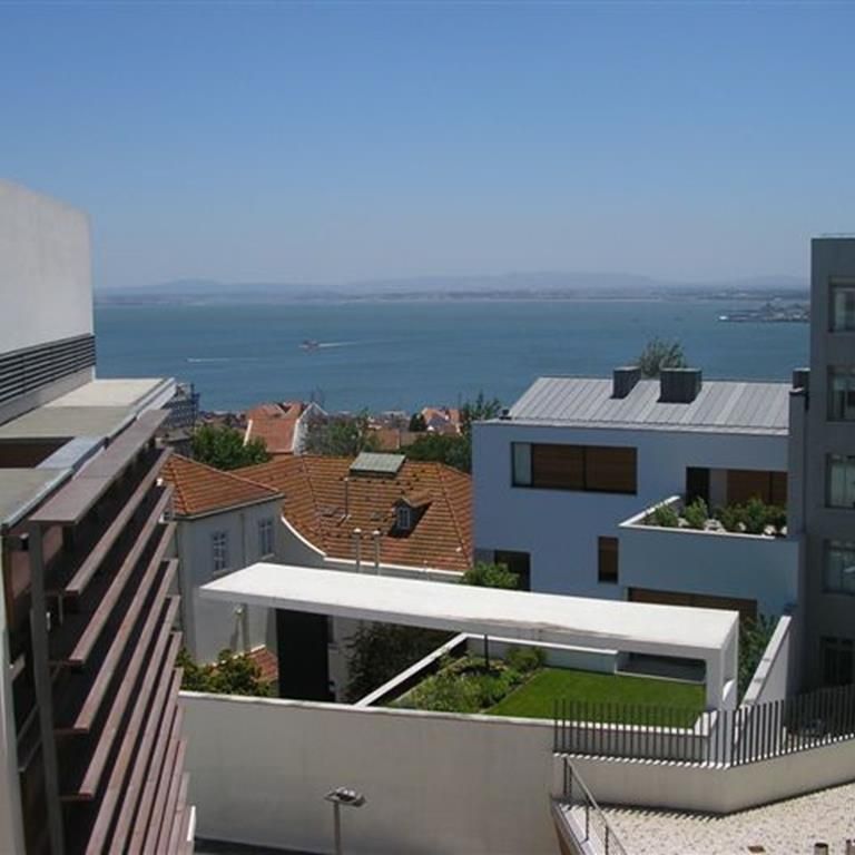 Fantástica penthouse T3 em condomínio com vista rio, na Lapa em Lisboa - Photo 1
