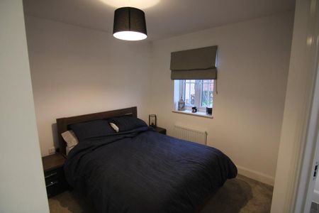 3 bedroom semi-detached house to rent - Photo 2