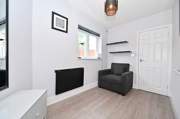 2 bedroom bungalow to rent - Photo 1