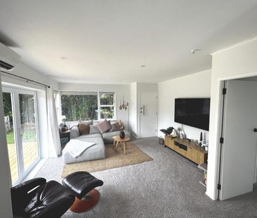 Huge Yard - 2 bedroom modern unit - Photo 4