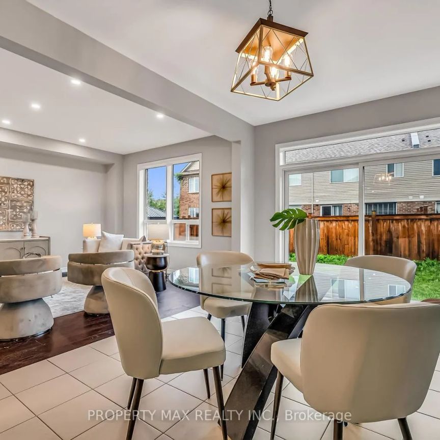 40 BRITANNIA AVENUE E - Photo 1